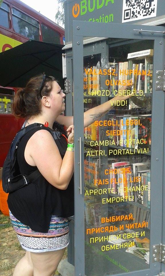 Válassz, huppanj, olvass! Hozd, cseréld, vidd!