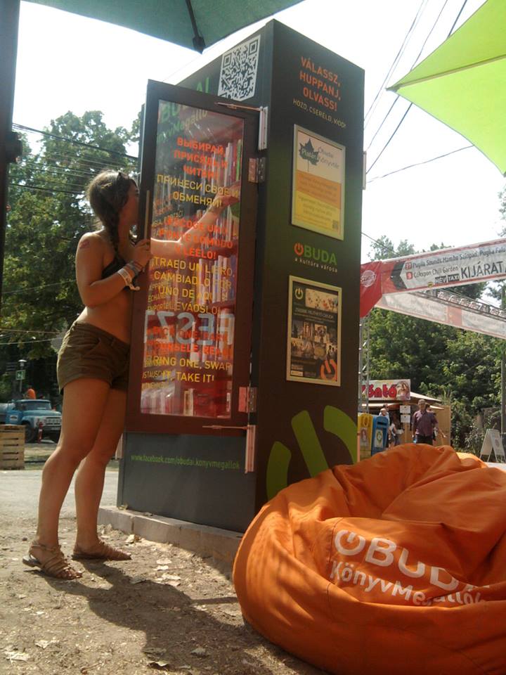 Válassz, huppanj, olvass! Hozd, cseréld, vidd!